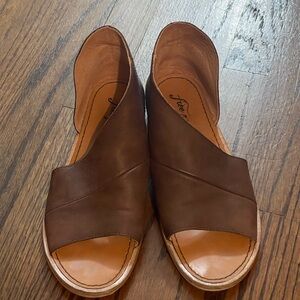 Free people, leather sandals -size 7